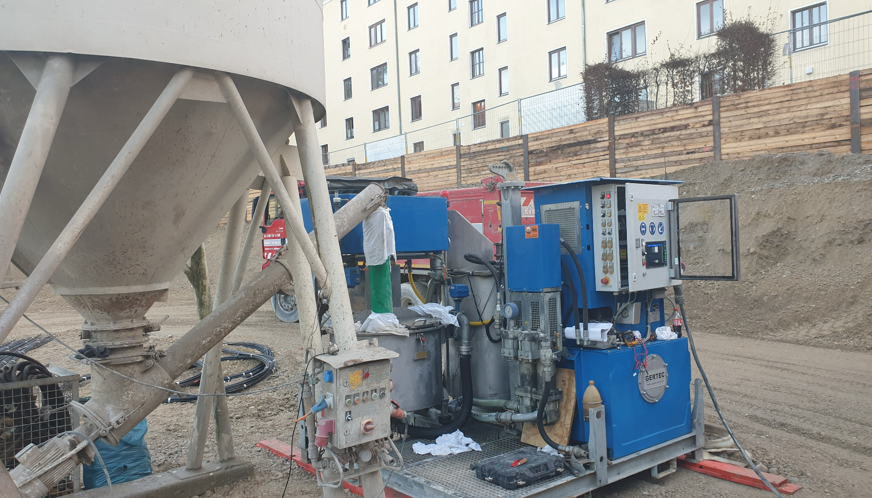 Planta de mezclado e inyecci�n de cemento completamente autom�tica de Gertec