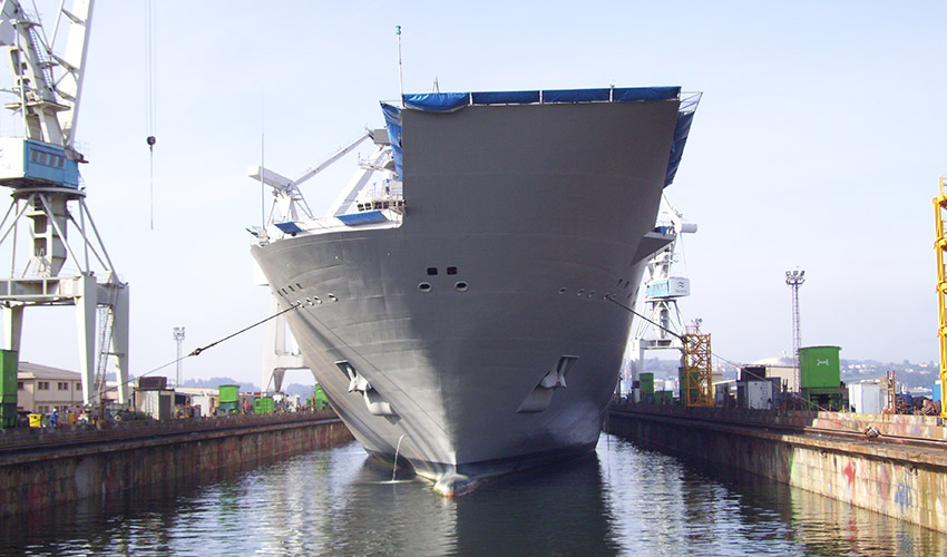Figura 2: Buque BPE entrando en dique (Fuente: autor)