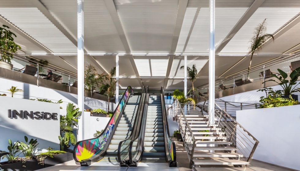 Saxun ha instalado 32 p�rgolas bioclim�ticas P-150 en la reforma de la entrada del Hotel Innside by Meli� Alicante...