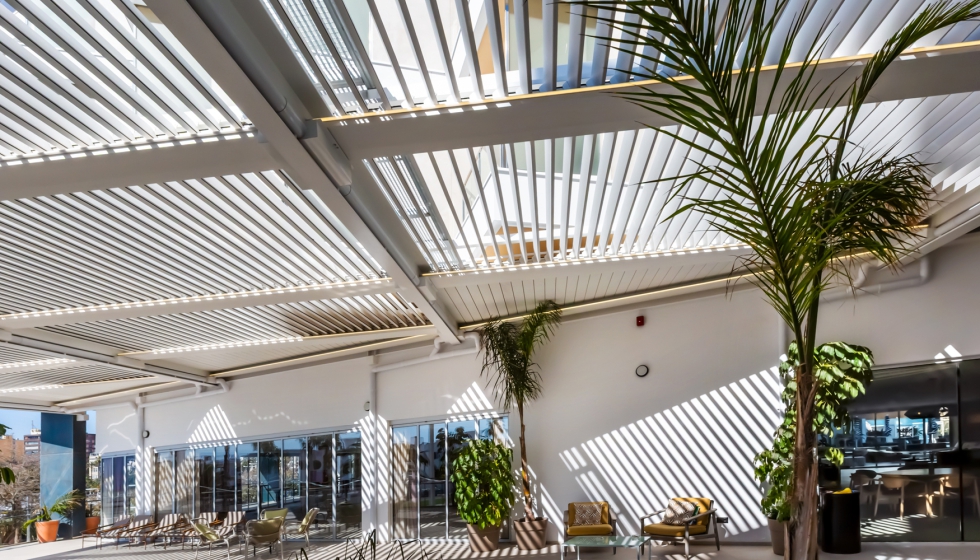 El proyecto ha requerido una soluci�n personalizada que respetara la estructura existente y mantuviera el acceso al hotel...