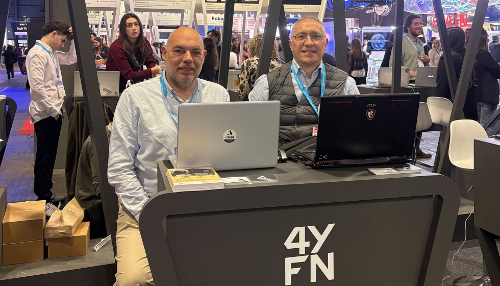Roger Buxad� e Ignasi P�rez-Arnal de Atom en su stand de 4YFN 2026