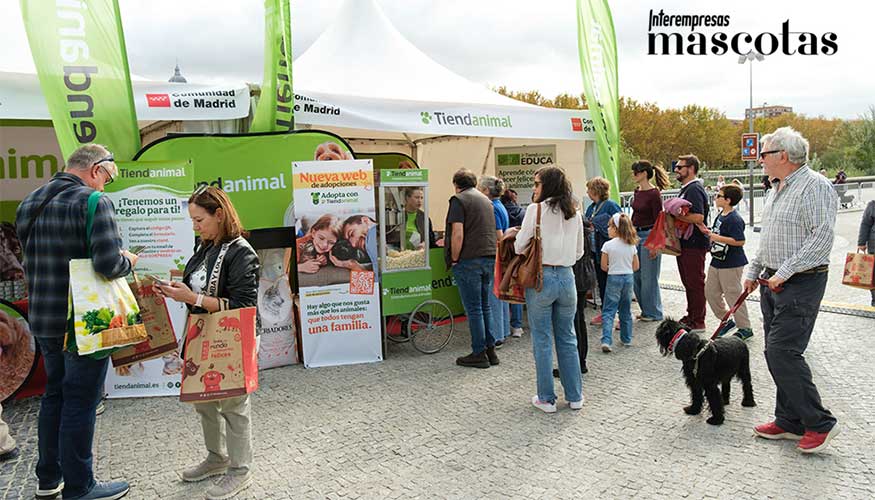 M�s de 352.000 kilos de alimentos y accesorios fueron donados a protectoras y asociaciones locales para apoyar a los animales m�s necesitados...