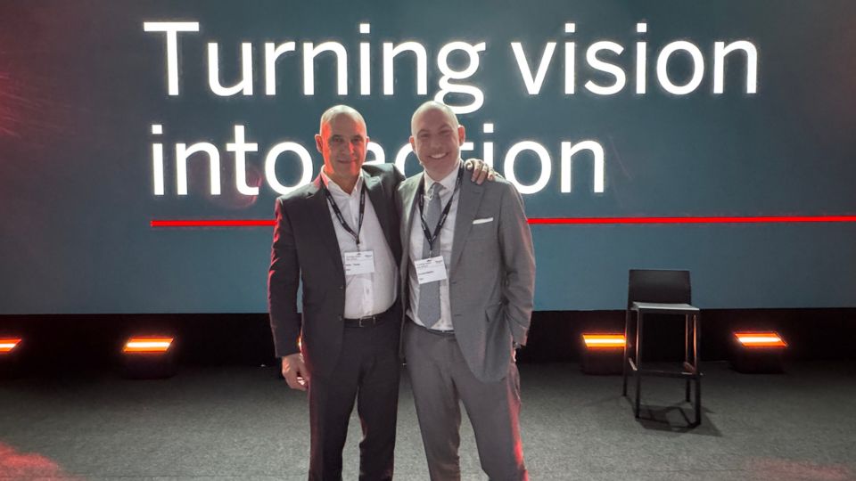 Pedro Torres (� esquerda), diretor-geral da Alayan para Espanha e Portugal, juntamente com Vicent Albasini, CEO da empresa...