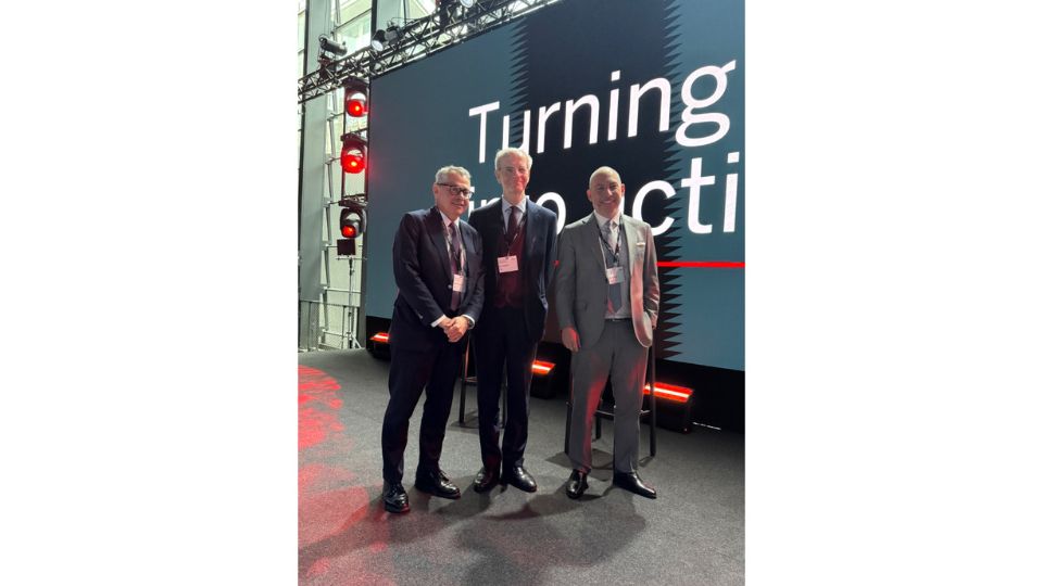 Da esquerda para a direita...