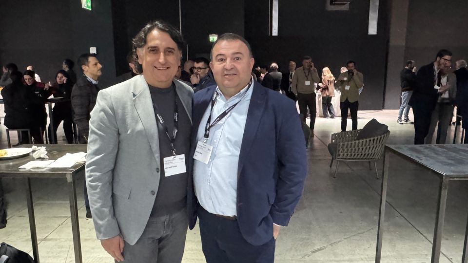 Juan Jos� Torres, presidente da Aseamac, e Antonio D�az, diretor internacional de Frota da Alayan