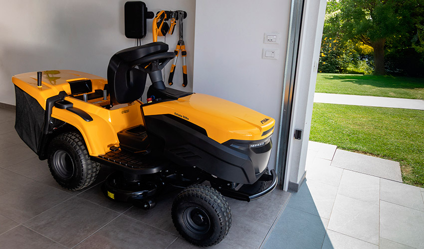 Los nuevos tractores cuentan con un dise�o renovado: detalles negros, faros LED mejorados y compartimento de almacenamiento integrado...