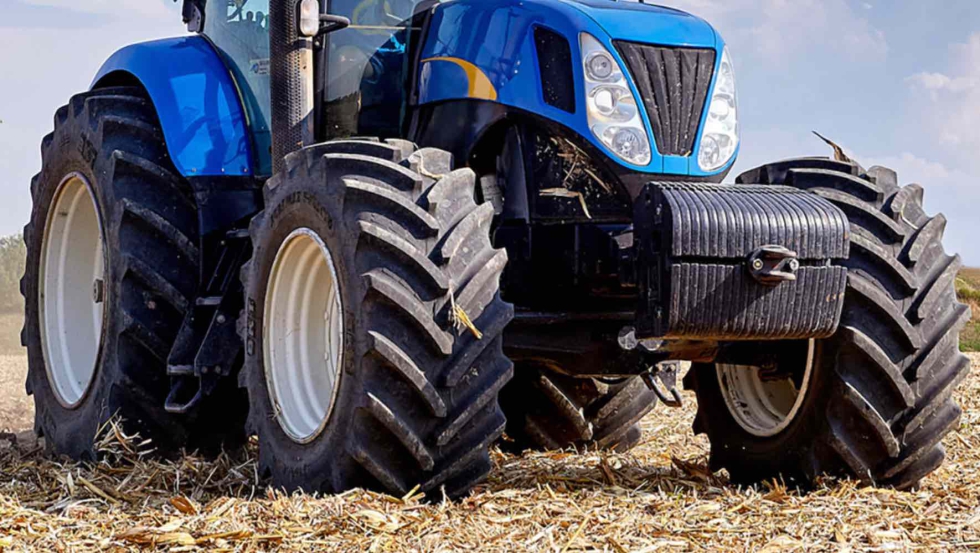 El AGRIMAX V-FLECTO de BKT es apropiado para operaciones mec�nicas de desmenuzado de terrones, mezcla del suelo y crear un lecho de siembra uniforme...