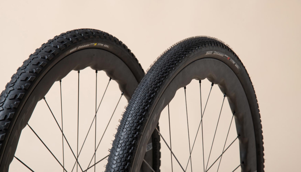 Pirelli Cinturato Gravel M (izquierda) y H (derecha)