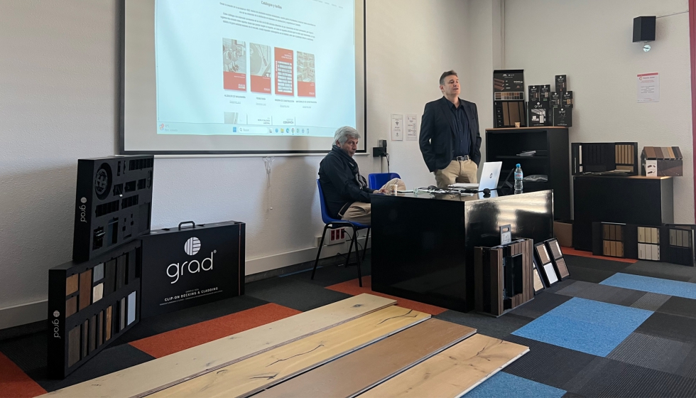 Eloi Linares e Humbert Albiach, durante a apresenta��o das solu��es de pavimentos e revestimentos da Mausa