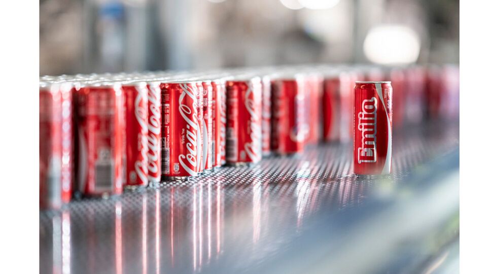 A procura por bebidas em lata est� a aumentar. Imagem: Coca-Cola / Uli Deck