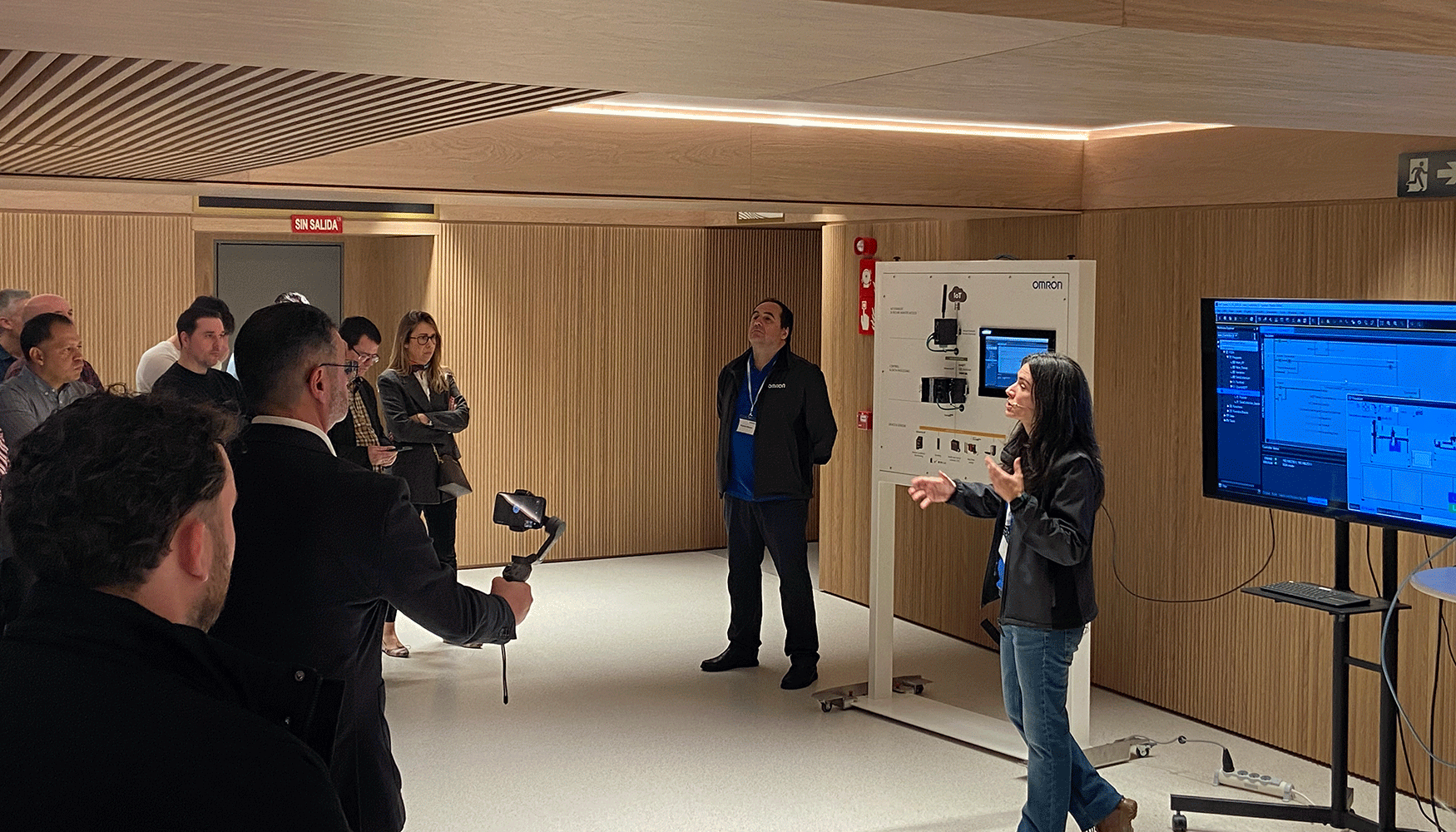 La compa��a destac� la herramienta 'Autovision Playback'...