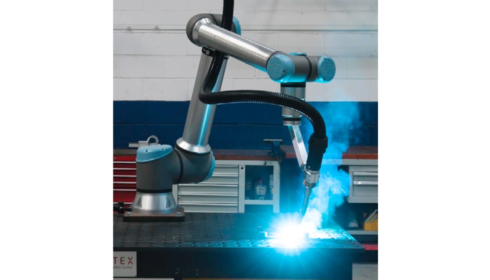Soluci�n modular de soldadura con robot colaborativo configurada para adaptarse a distintos procesos y tama�os de lote