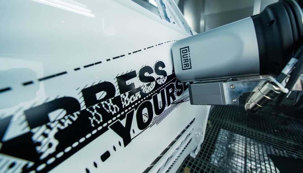 EcoNextJet permite un proceso de aplicaci�n de pintura automatizado y sin pel�cula para un dise�o personalizado del veh�culo...