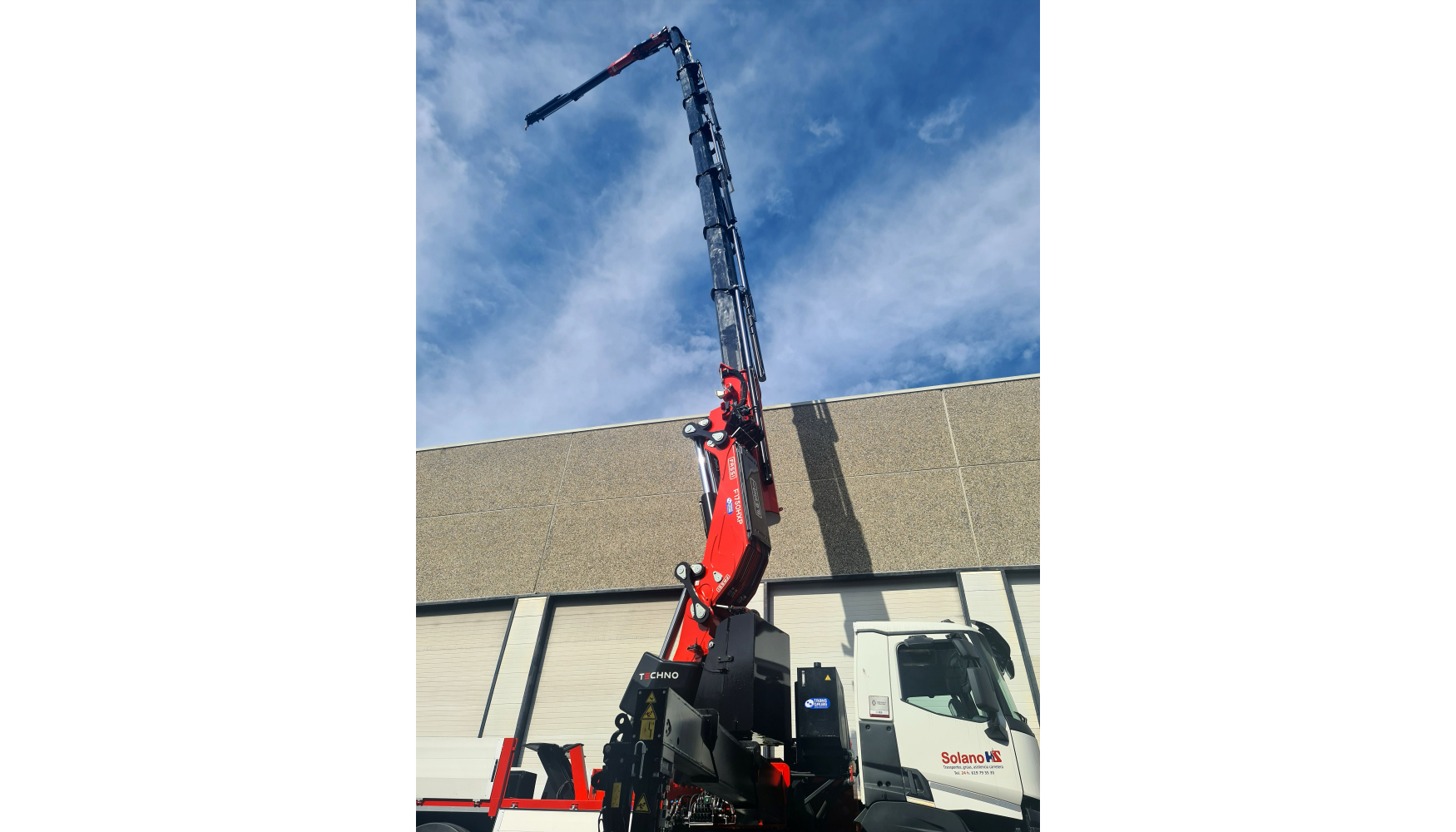 Gr�a F1750 entregada a Transportes y Gr�as Solano