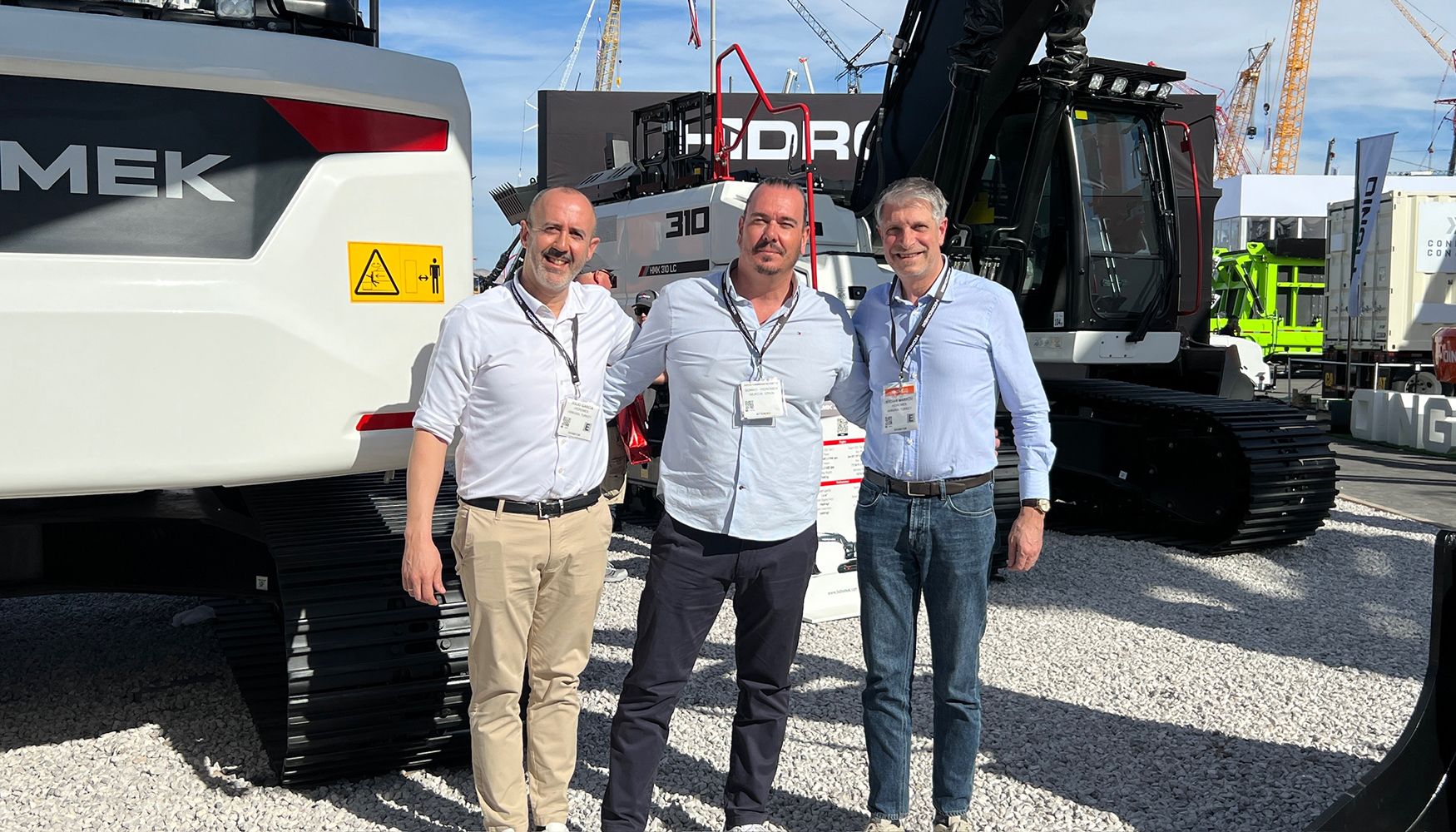 De izquierda a derecha...