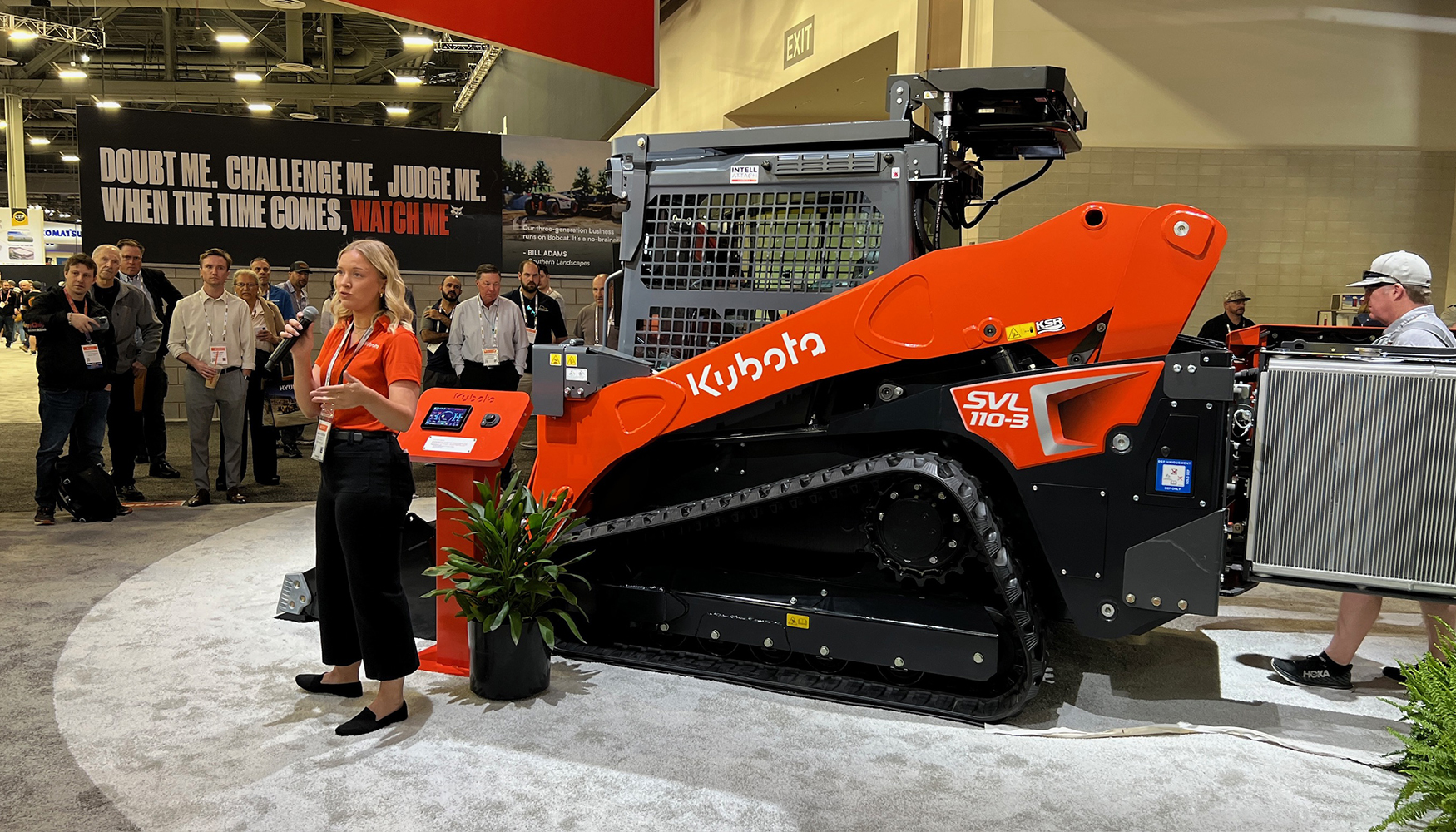 Anna Kitzerow, Product Manager de equipos de construcci�n de Kubota, present� la nueva SVL110-3