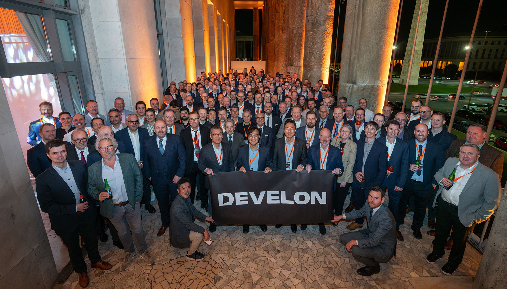 Foto de grupo de los participantes en la Conferencia Europea de Distribuidores 2026,