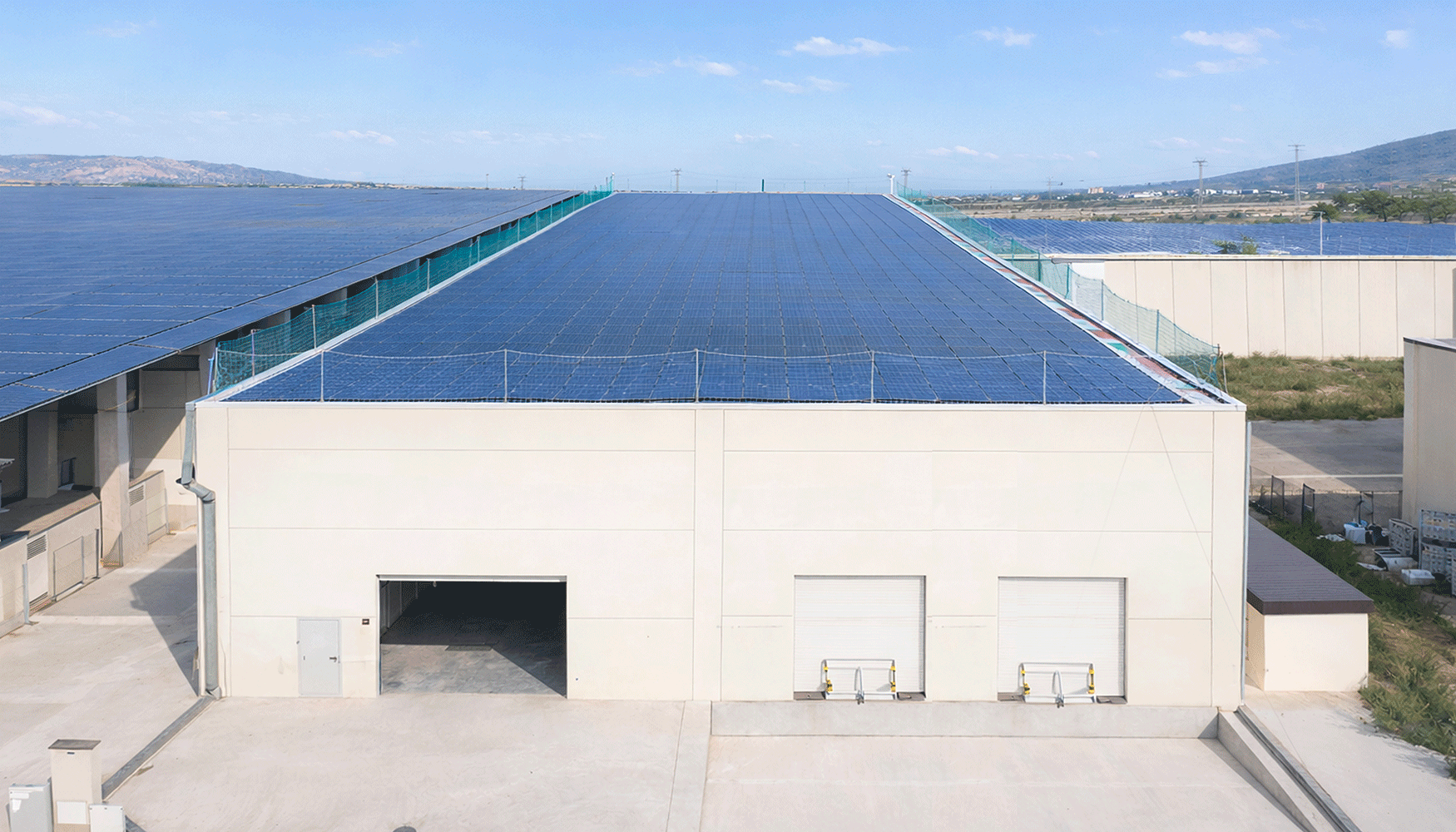 La nave permite a las compa��as arrendatarias reducir entre un 30% y un 40% sus costes el�ctricos