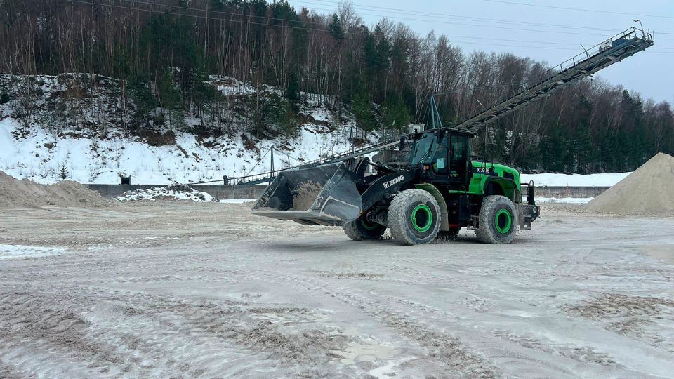 Carregadora el�trica XC975-EV