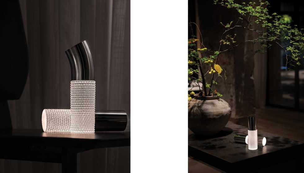 La colecci�n se caracteriza por un enfoque que combina simplicidad formal y funcionalidad, dando lugar a un sistema de iluminaci�n vers�til...