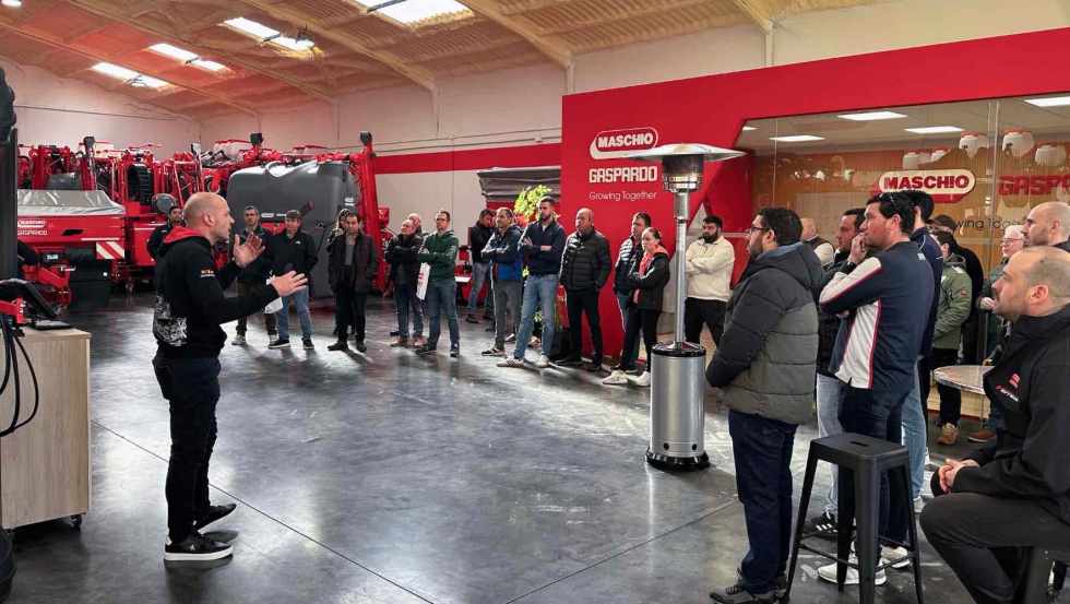 Formaci�n, el 12 de marzo, en el Full Line Store de Ferreras Comercial Agraria (Le�n) sobre maquinaria y app 'My MG', impartida por Alessio Valeri...