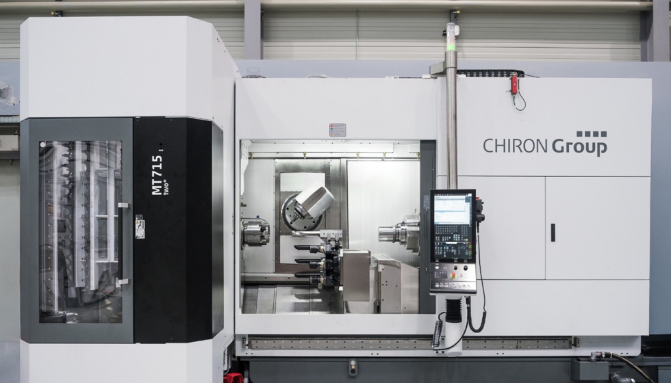 Vista de la ampliada �rea de trabajo de la MT 715 two+ para la producci�n de piezas de eje m�s largas, de hasta 1.400 mm...
