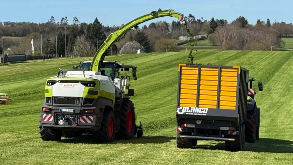 La flamante Jaguar 1200 fue una de las estrellas de la ma�ana