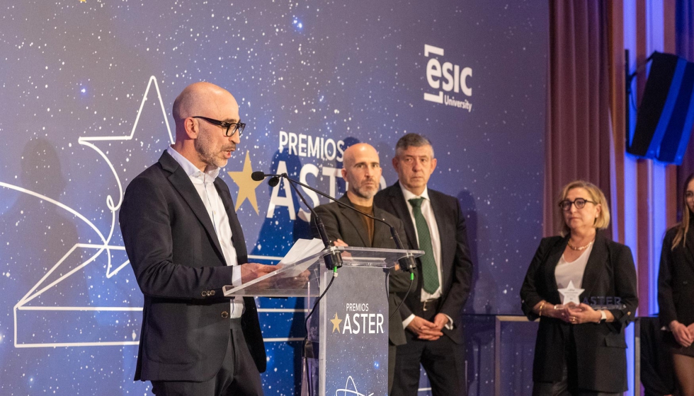 Jos� Francisco Cerd� recogi� el Premio ASTER en nombre de Pepe Cerd�, junto a Rafa Cerd� y Teinma Cerd�