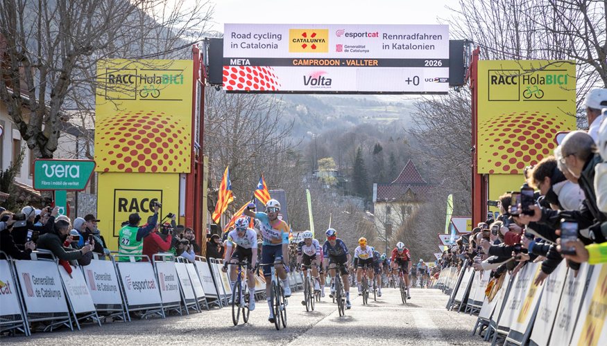 Ethan Vernon (NSN), celebrando su victoria en la cuarta eatapa