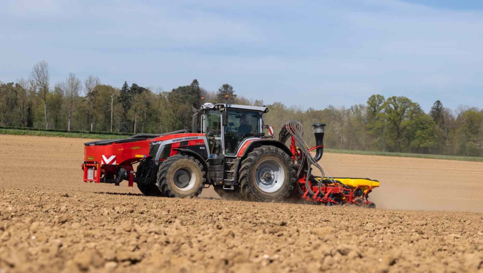 El Dyna E-Power alcanza hasta un 8% m�s eficiencia de combustible en aplicaciones de arrastre y el Dyna-VT a�ade una variaci�n de velocidad...