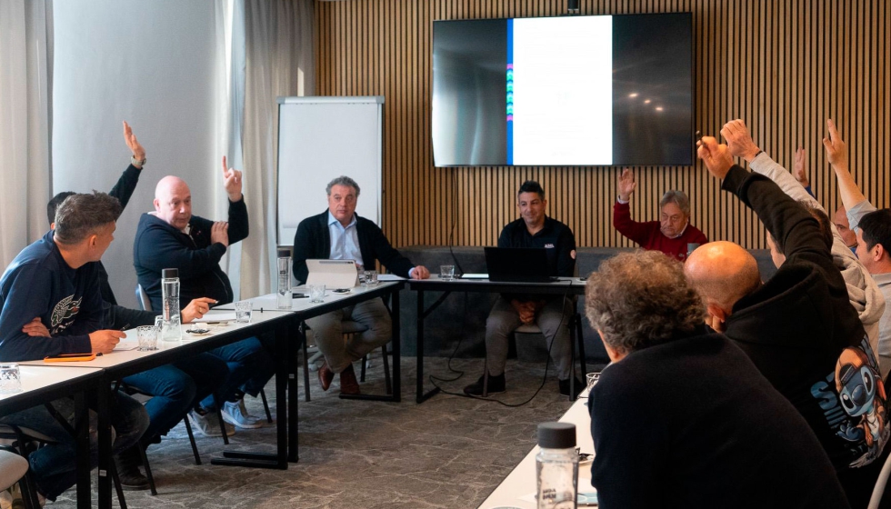 Momento de la celebraci�n de la Junta Directiva