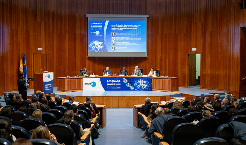 La I Jornada de Medicamentos Gen�ricos organizada por AESEG reuni� a autoridades...