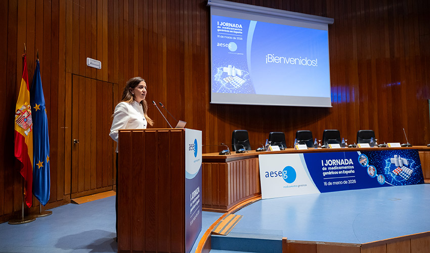 La presidenta de AESEG, Mar F�bregas, durante su intervenci�n en la jornada...