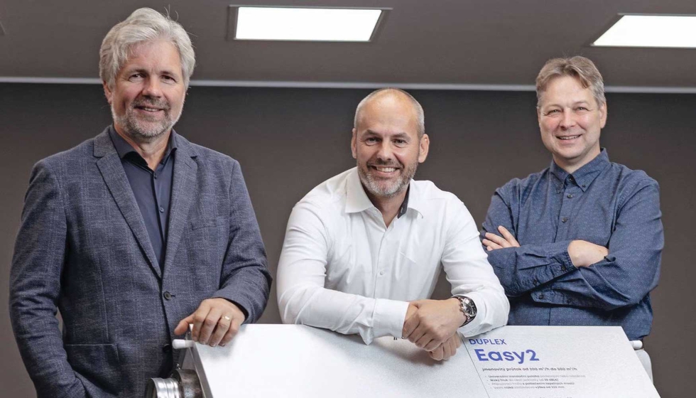 De izq a dch: Daniel Mor�vek, CEO de Atrea, Ludek Finda, de Trumpf, y el director t�cnico Marcel Jencek, de Atrea