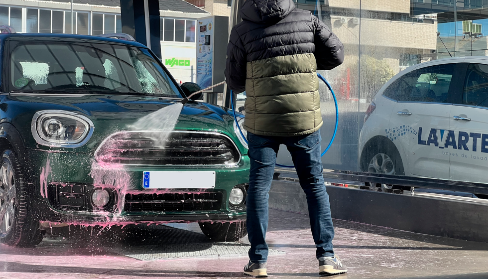 El centro dispone de una oferta de programas que cubre las fases esenciales del lavado �espuma activa Wash Foam XXL, lavado con lanza...