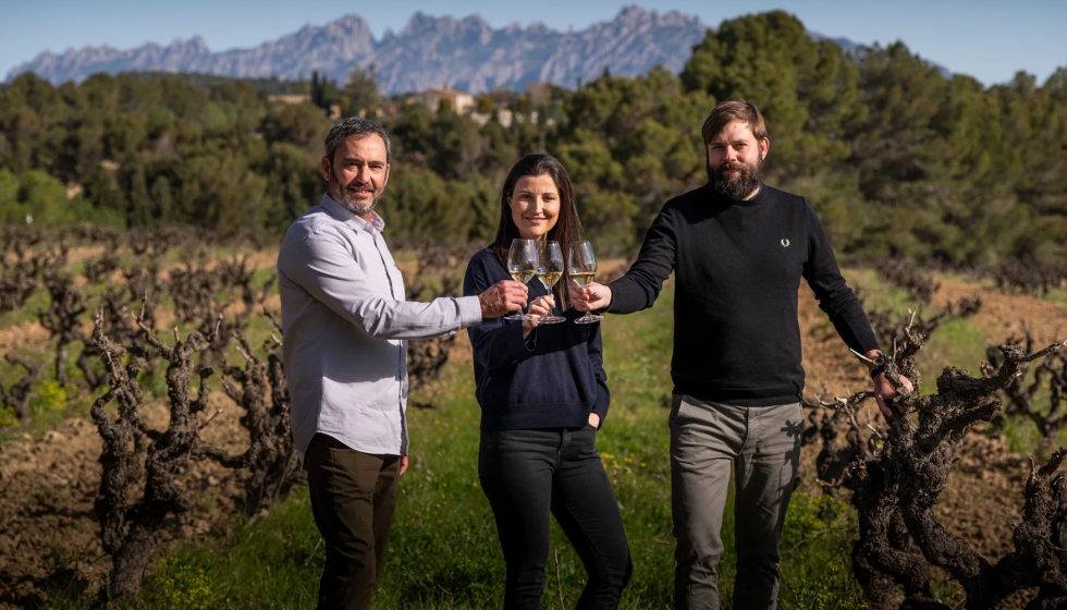 Mertixell Juv�, cuarta generaci�n de la familia Juv� y actual consejera delegada de Juv� & Camps, junto a representantes de Corpinnat...