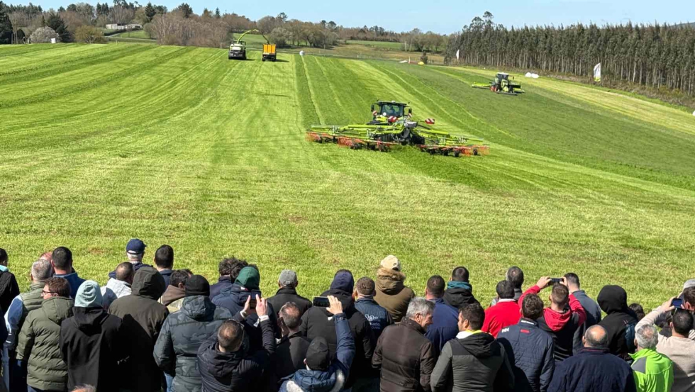 A gama de ancinhos formadores de fardos Liner contou com os modelos 4900 Business Pro e 2900