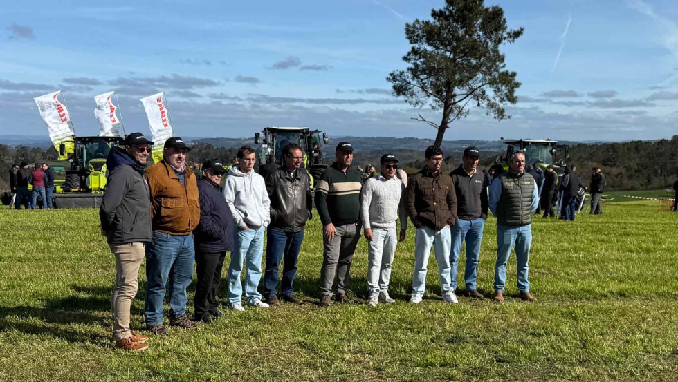 Um grupo de agricultores portugueses participou no dia de campo da CLAAS Ib�rica em Lugo