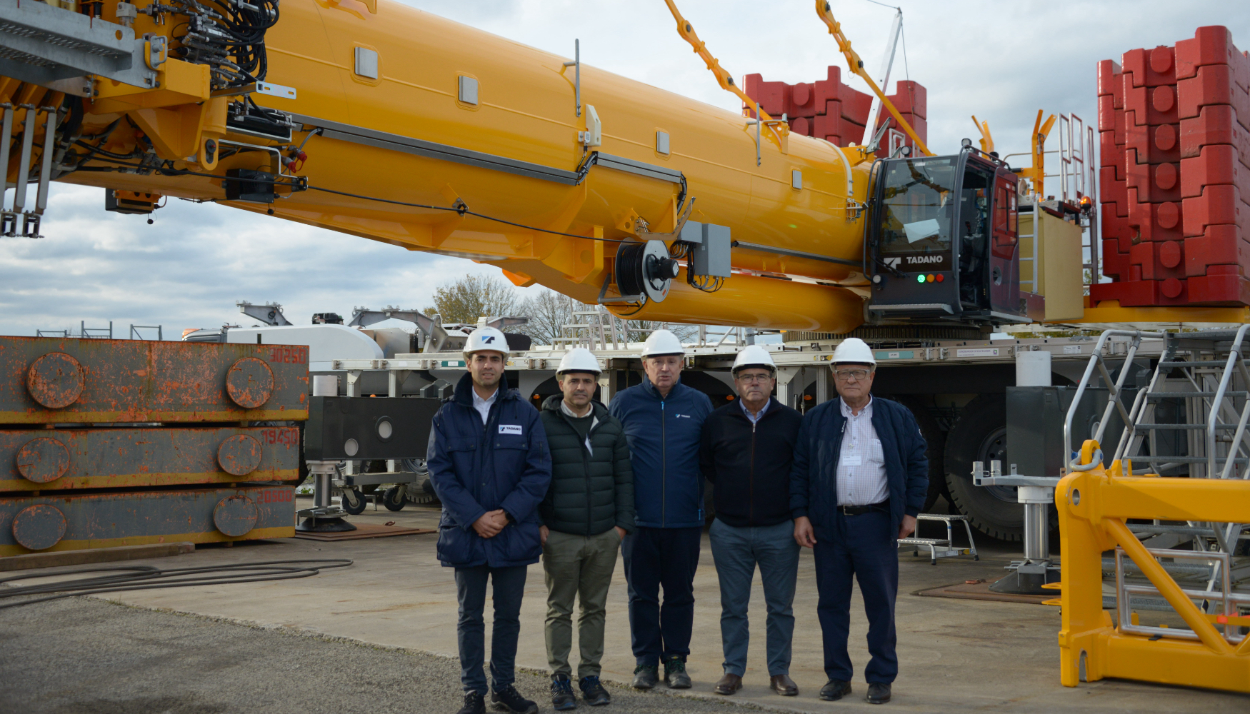 Entrega de la gr�a Tadano AC 7.450-1...
