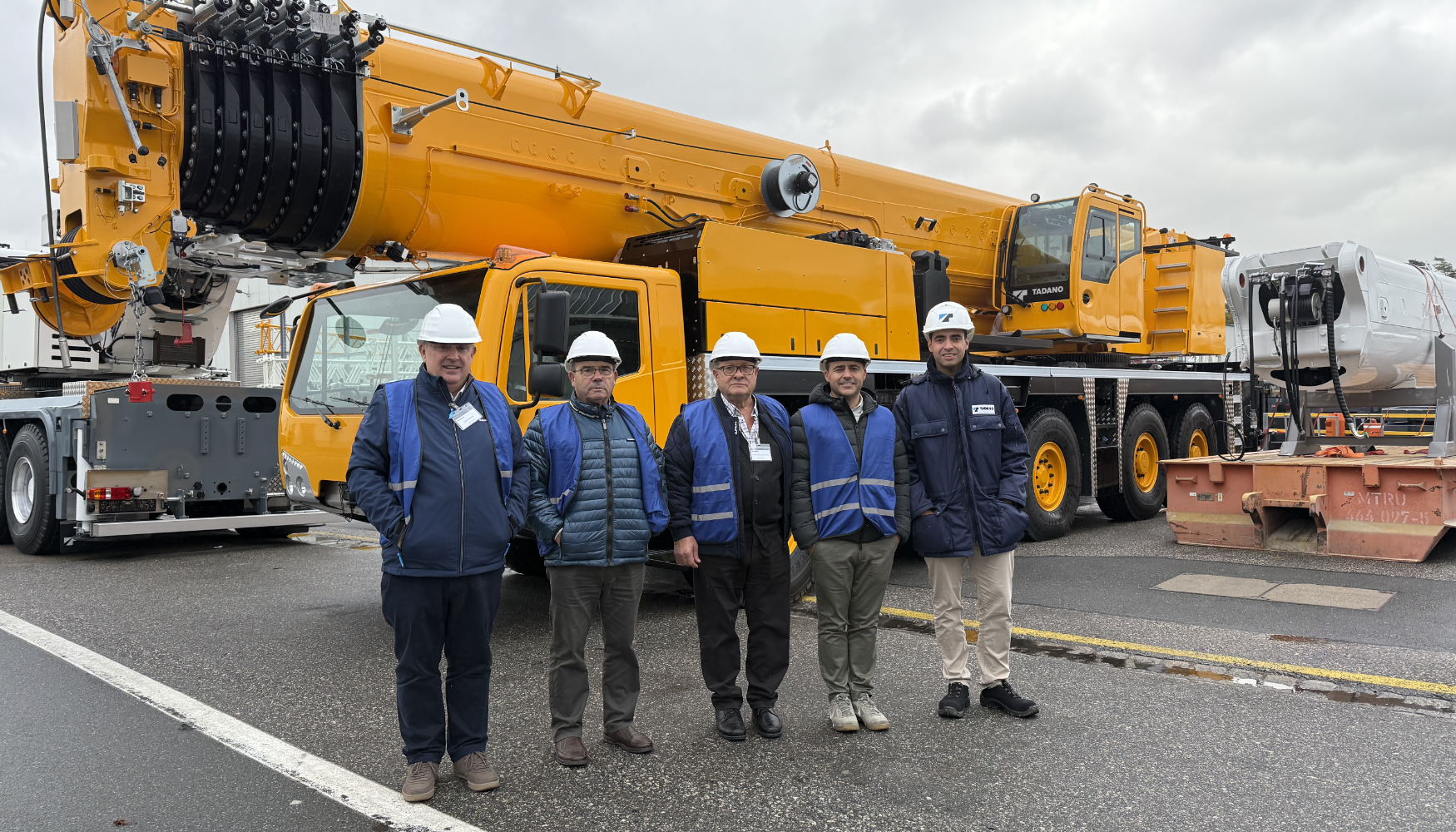 Entrega de la gr�a Tadano AC 5.250L-2 ...