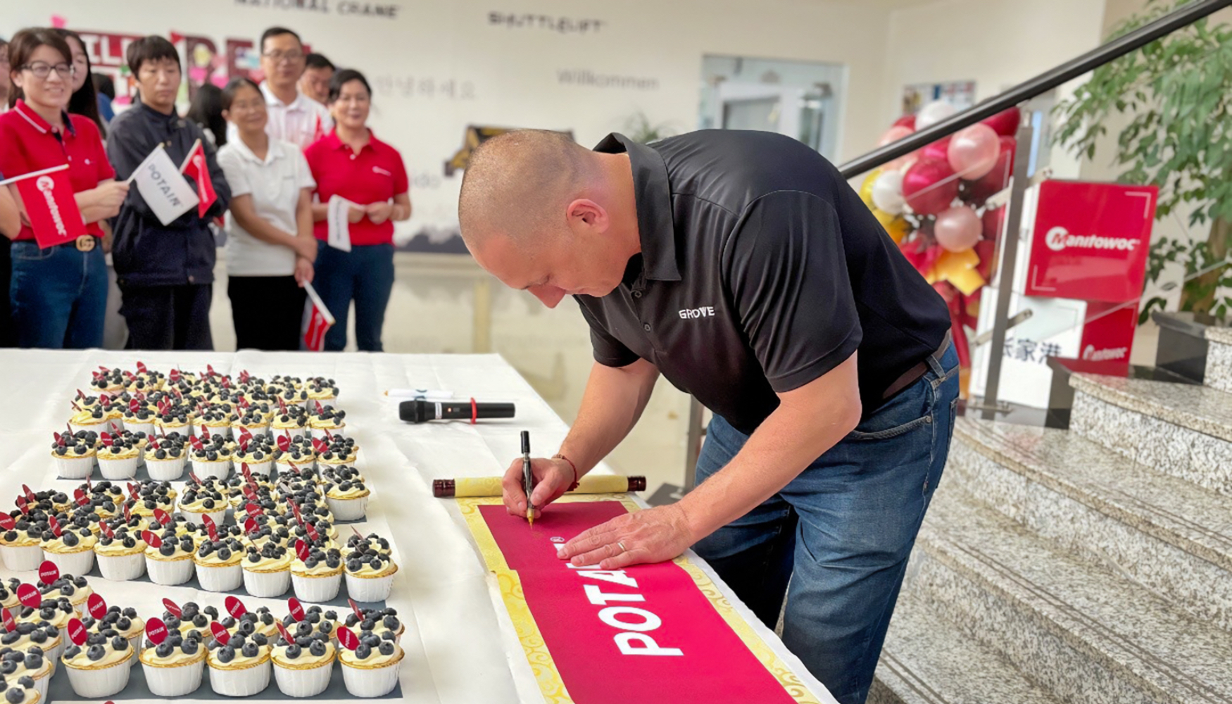 Firma conmemorativa del 30 aniversario