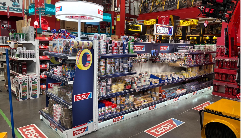 Lineal organizado seg�n el concepto tesa Boutique Project en la ferreter�a Lafermu (Valdemoro)