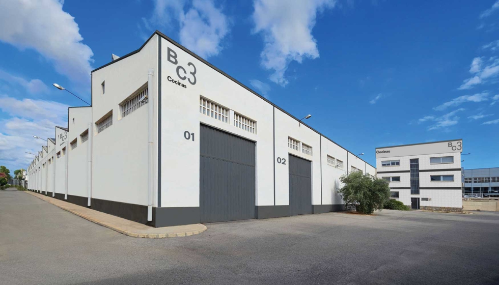 La compa��a fortalece su estructura operativa multi-planta tras la puesta en marcha de la nueva f�brica de Alicante y la ampliaci�n de la de Granada...