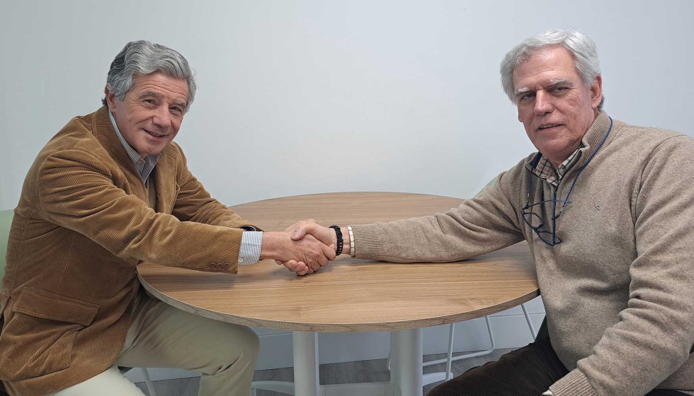 Los directores generales de Grupo Aire Limpio y Fondeco, tras la firma del acuerdo de adquisici�n de la segunda por parte del grupo...