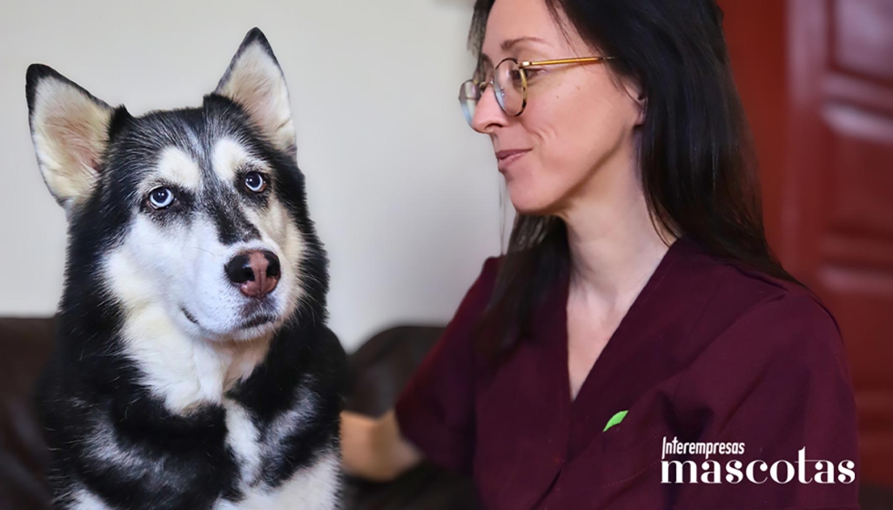 Magali Mart�n, auxiliar t�cnico veterinario especializada en nutrici�n canina y felina