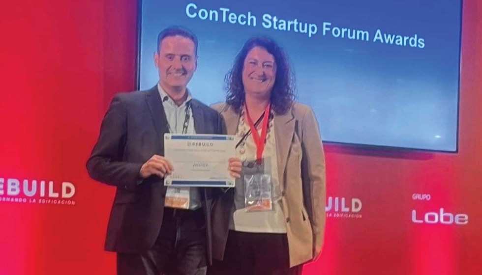 Jos� Manuel Mart�nez V�zquez, CEO y cofundador de BuildLovers, junto a M�nica Escol�...