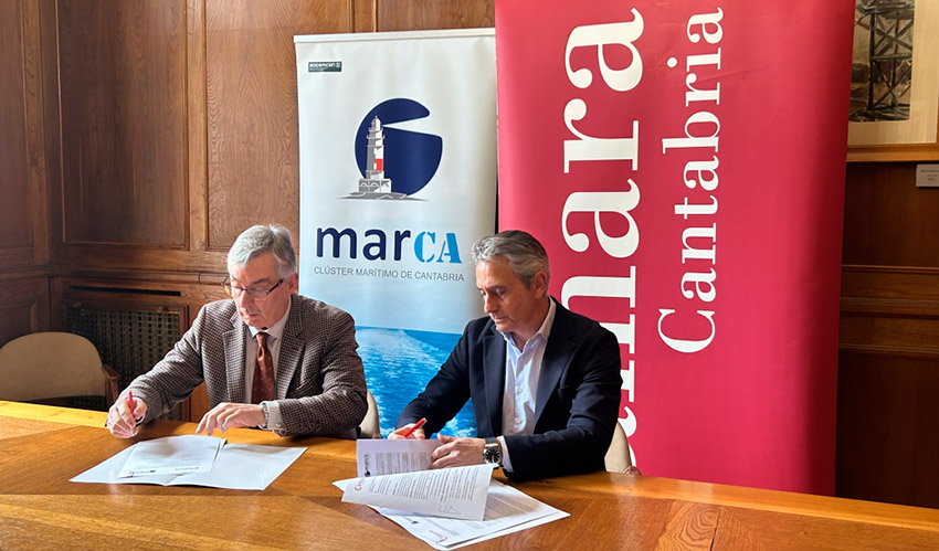 Juan Luis S�nchez, presidente del Cl�ster MarCa, y Tom�s Dasgoas, presidente de la C�mara de Comercio, firman el acuerdo de colaboraci�n...