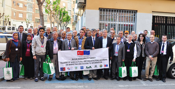 Foto de grupo de la delegacin turca junto a los representantes de FECOAM
