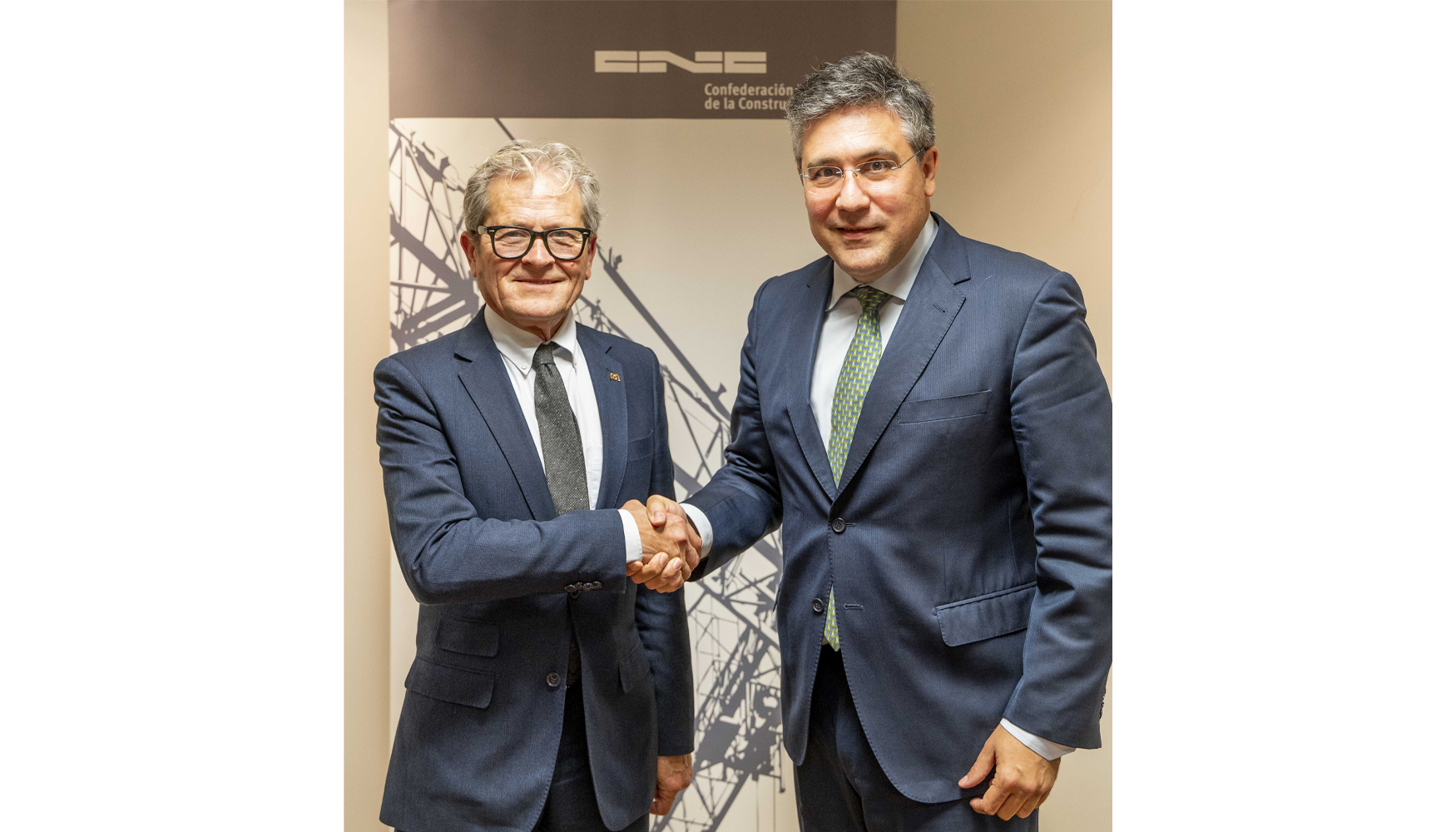 De izquierda derecha: Antonio L. M�rmol, presidente de Musaat, y Pedro Fern�ndez Al�n, presidente de CNC