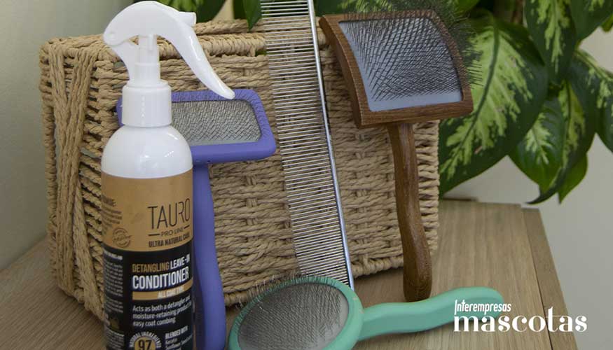 Herramientas que respetan la estructura de la doble capa y permiten trabajar el manto sin da�ar el pelo primario